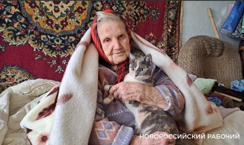 &laquo;Три года платим за холодные батареи!&raquo; Бабушка из Новороссийска в 91 год борется за тепло