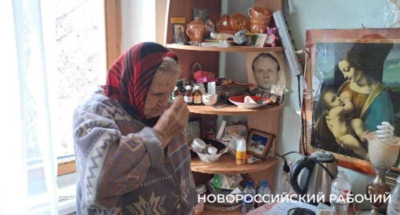 &laquo;Три года платим за холодные батареи!&raquo; Бабушка из Новороссийска в 91 год борется за тепло