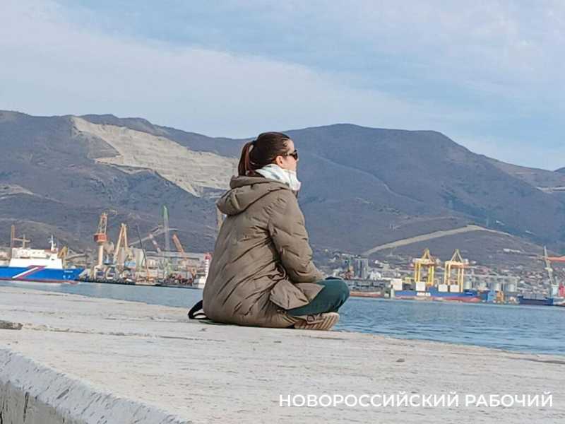 &laquo;У селедки тоже праздники!&raquo; &mdash; на молу Новороссийска рыбаки не дождутся улова