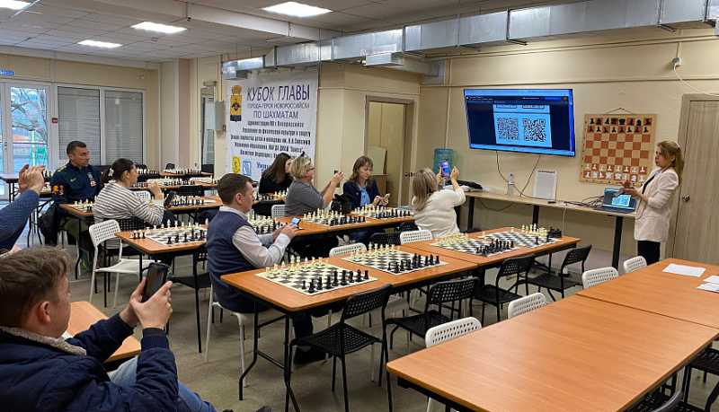 Учителям Новороссийска рассказали об интеллектуальных играх на основе шахмат и познакомили с таврелями