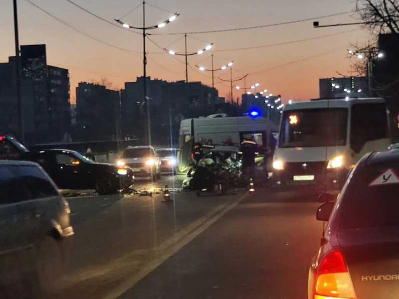 Утром в аварии пострадала новороссийская семья. Один человек погиб