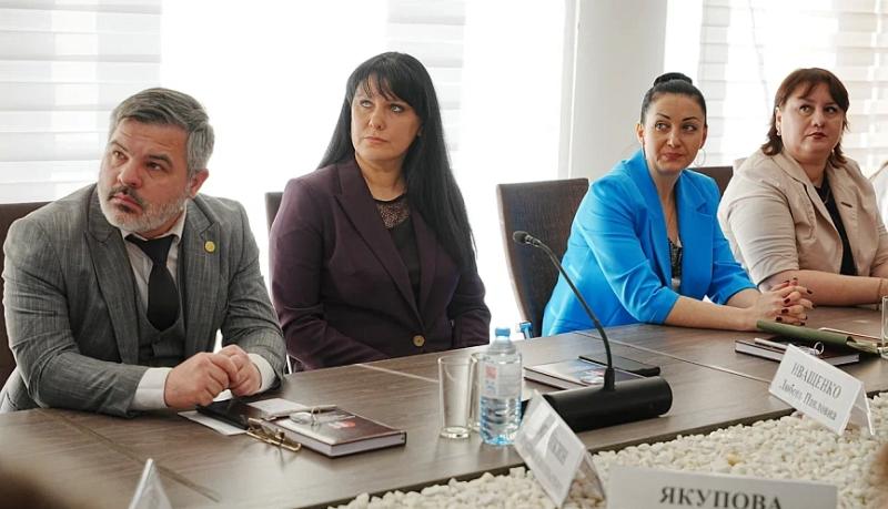 В администрации Новороссийска отметили лучших представителей системы профилактики в честь Дня образования комиссии по делам несовершеннолетних