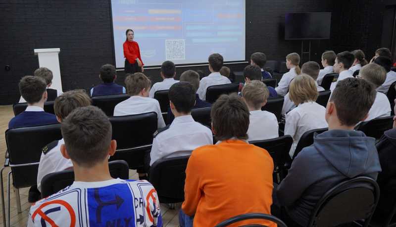 В Молодежном центре Новороссийска очередная &laquo;Классная встреча&raquo; прошла с участием молодого ученого в области спутникостроения