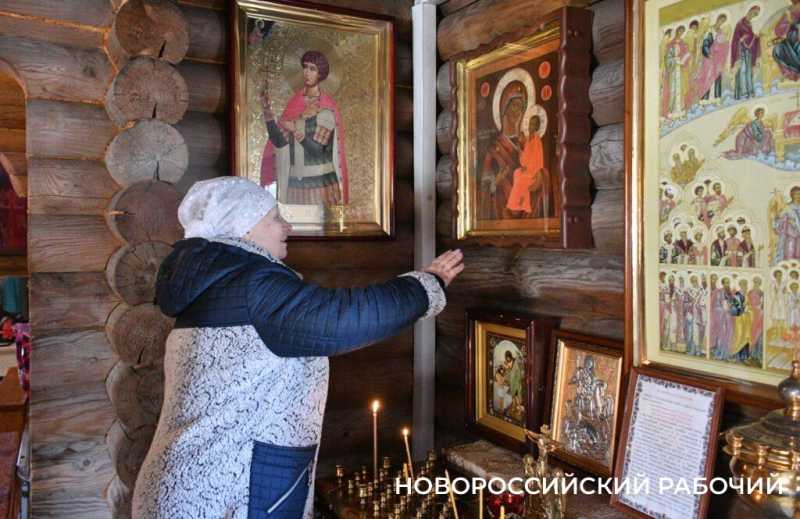 В Новороссийске храм назовут в честь подаренной старинной Тихвинской иконы Божией матери