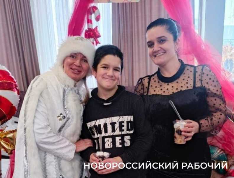 В Новороссийске маме особенного ребенка подарили тепло в дом. Чудеса под Рождество!