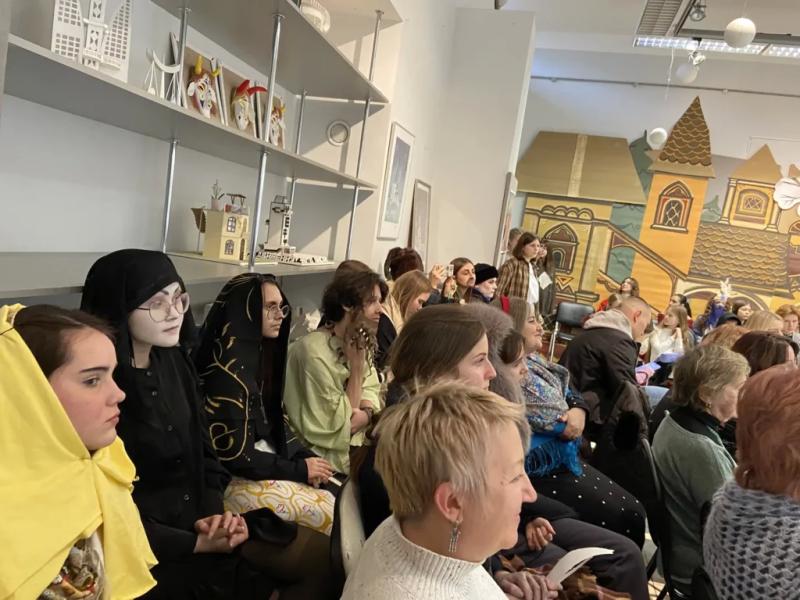 В Новороссийске оживили картины известных художников