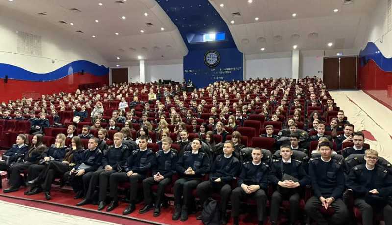 В Новороссийске правоохранители провели профилактическую встречу со студентами транспортного колледжа Государственного морского университета по вопросам противодействия экстремистских проявлений в молодежной среде