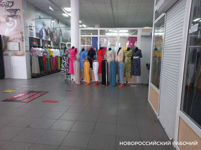 В Новороссийске приезжий примерил дорогое пальто и унес его, не расплатившись