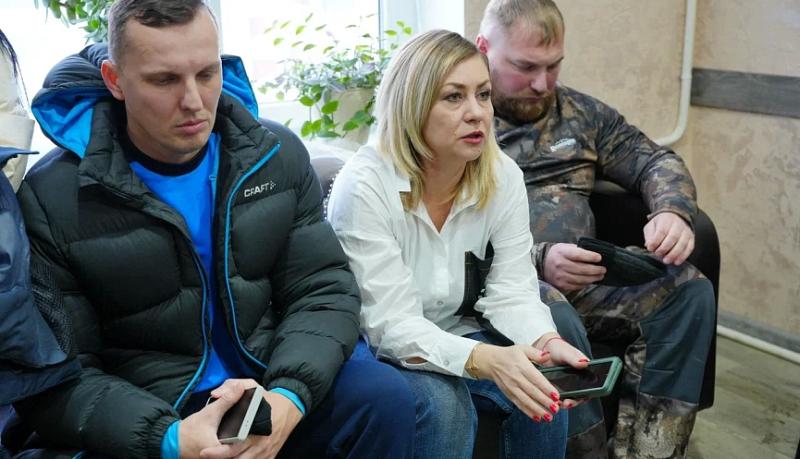 В Новороссийске продолжаются работы по расчистке тротуаров и дорог от снежных накатов и гололеда