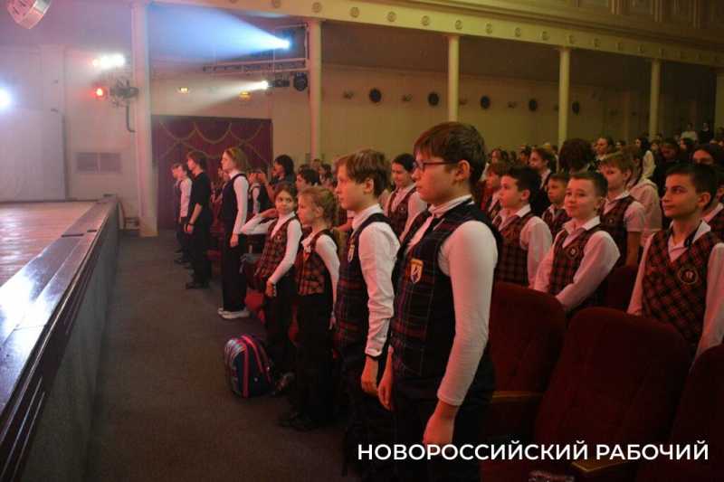 В Новороссийске прошла премьера спектакля про два легендарных десанта