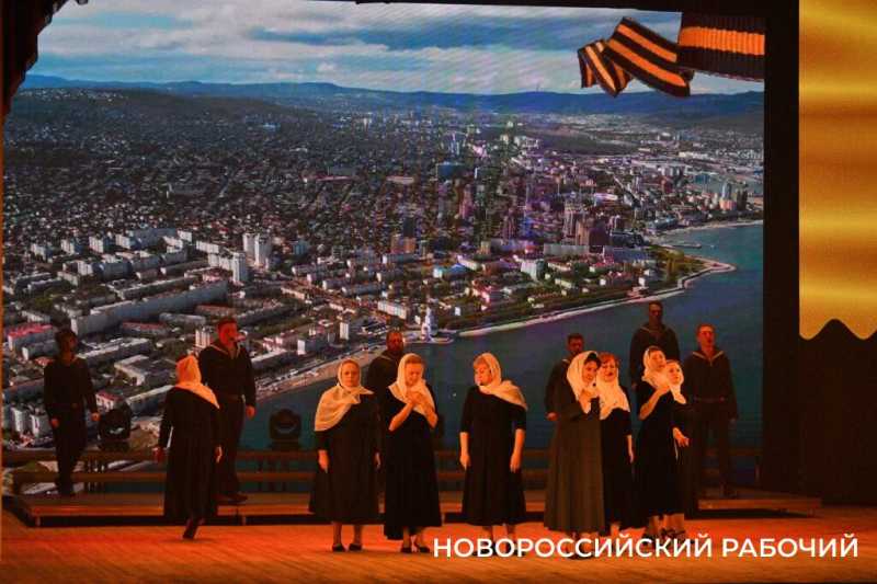 В Новороссийске прошла премьера спектакля про два легендарных десанта