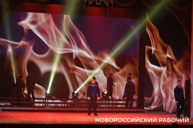 В Новороссийске прошла премьера спектакля про два легендарных десанта