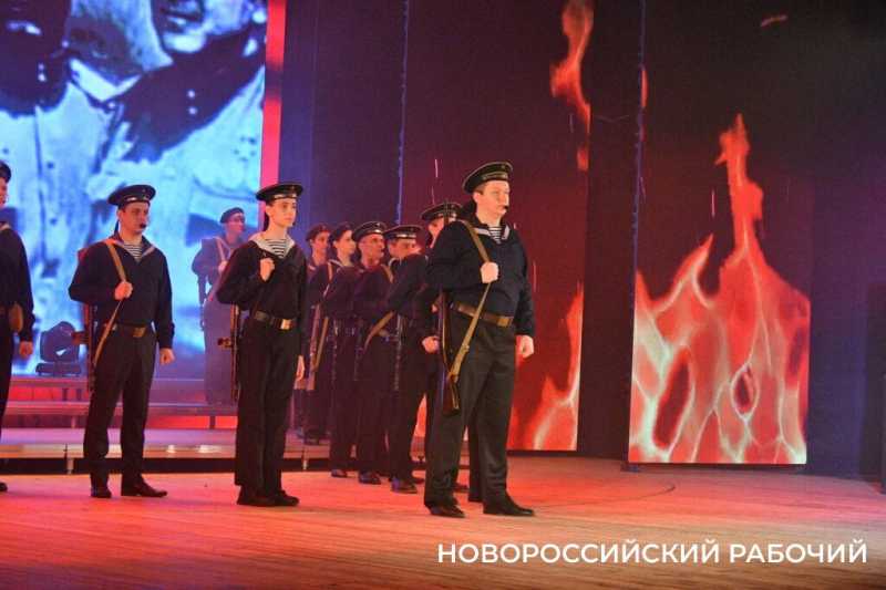 В Новороссийске прошла премьера спектакля про два легендарных десанта