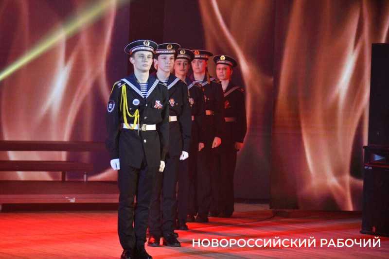 В Новороссийске прошла премьера спектакля про два легендарных десанта