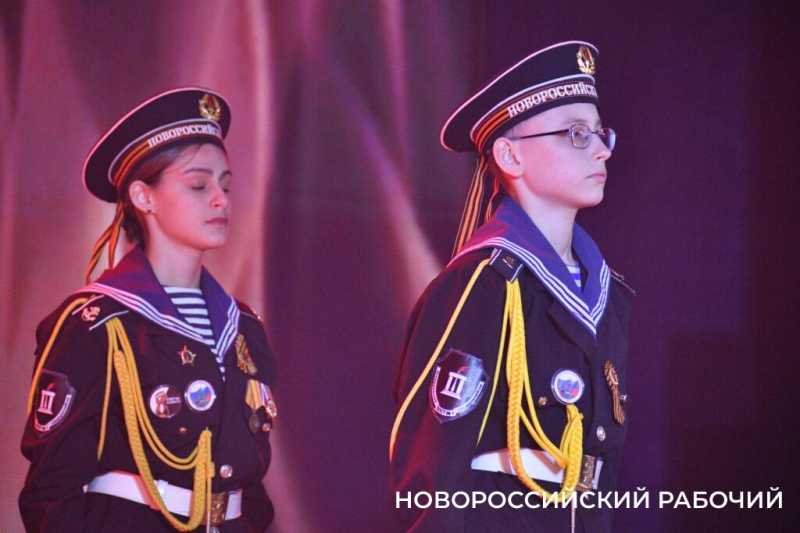 В Новороссийске прошла премьера спектакля про два легендарных десанта