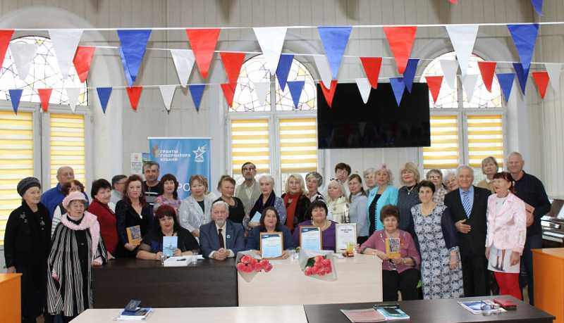 В Новороссийске состоялась презентация поэтического сборника &laquo;Черноморские истоки&raquo;, объединившего произведения 18 авторов города-героя