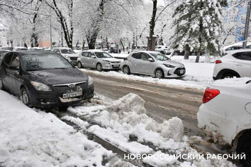 В Новороссийске стихию удается победить не везде. Фоторепортаж &laquo;НР&raquo;