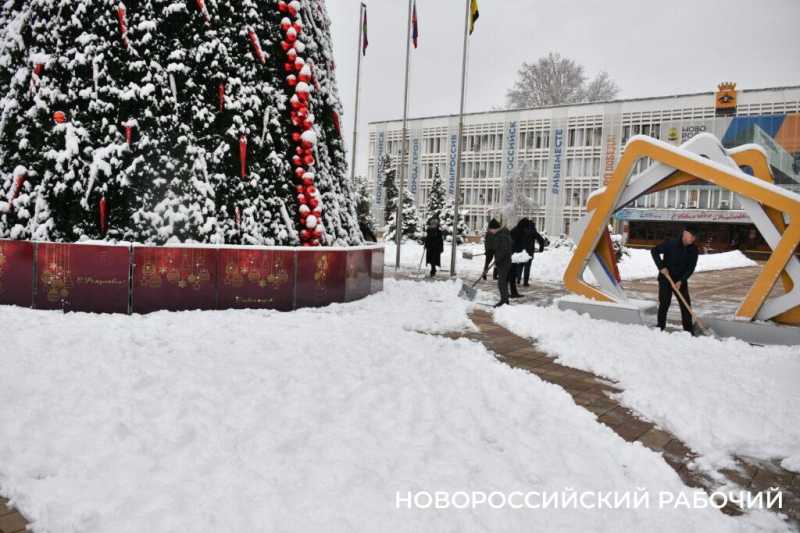 В Новороссийске стихию удается победить не везде. Фоторепортаж &laquo;НР&raquo;