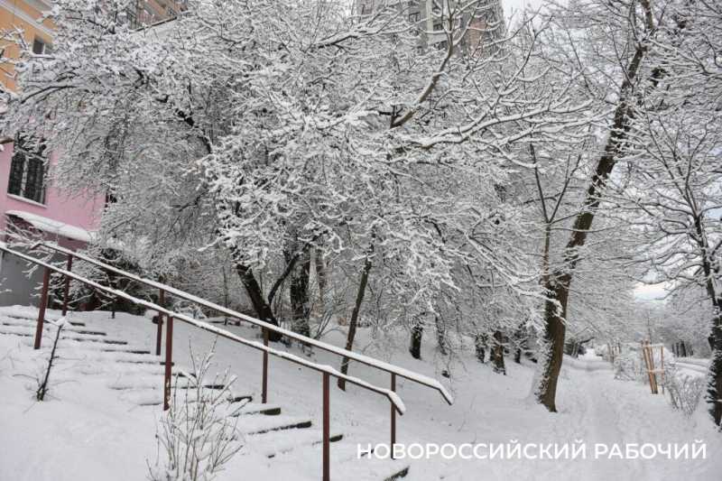 В Новороссийске стихию удается победить не везде. Фоторепортаж &laquo;НР&raquo;