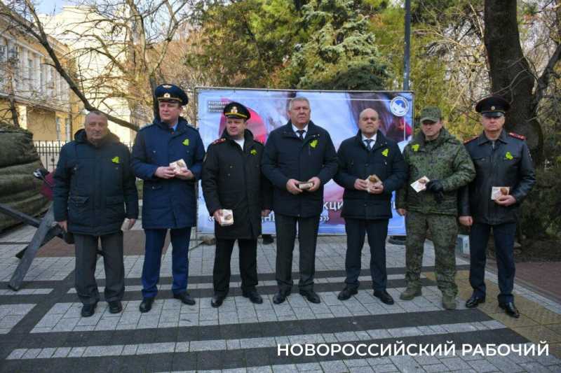 В Новороссийске волонтеры раздают &laquo;Блокадный хлеб&raquo;