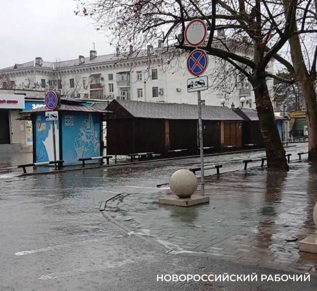 В Новороссийске задул &laquo;моряк&raquo;, и наполнились ручьи