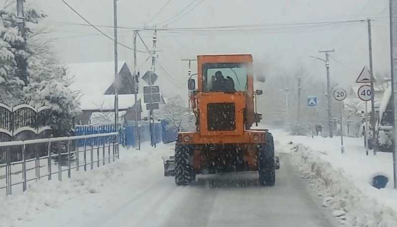 Вениамин Кондратьев поручил главам муниципалитетов не допускать простоя снегоуборочных машин