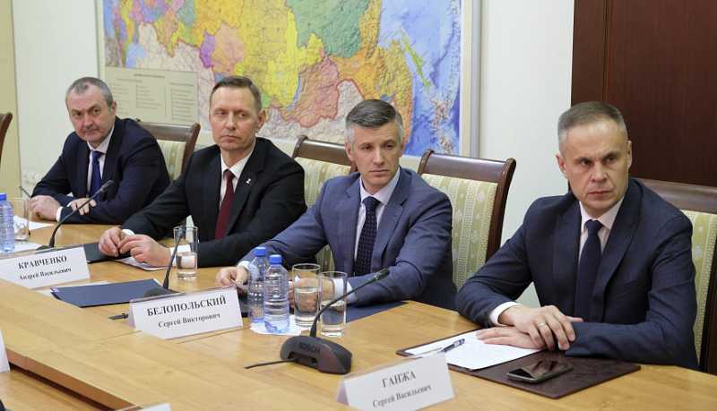 Вениамин Кондратьев провел заседание оперативного штаба по ликвидации последствий непогоды