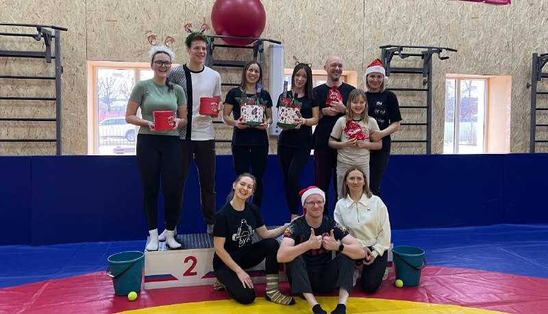 Веселые соревнования по ведроболу и чаепитие для юных спортсменов организовали в Центре казачьей молодежи &laquo;Ермак&raquo; станицы Натухаевской