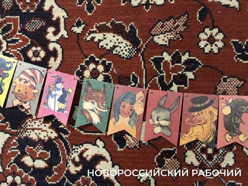 Вокзал Новороссийска встречает и провожает гостей по-советски