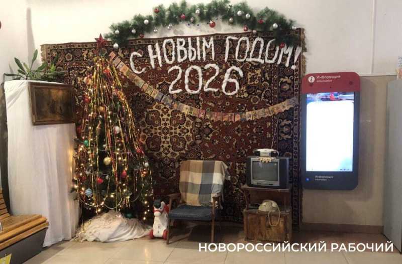 Вокзал Новороссийска встречает и провожает гостей по-советски