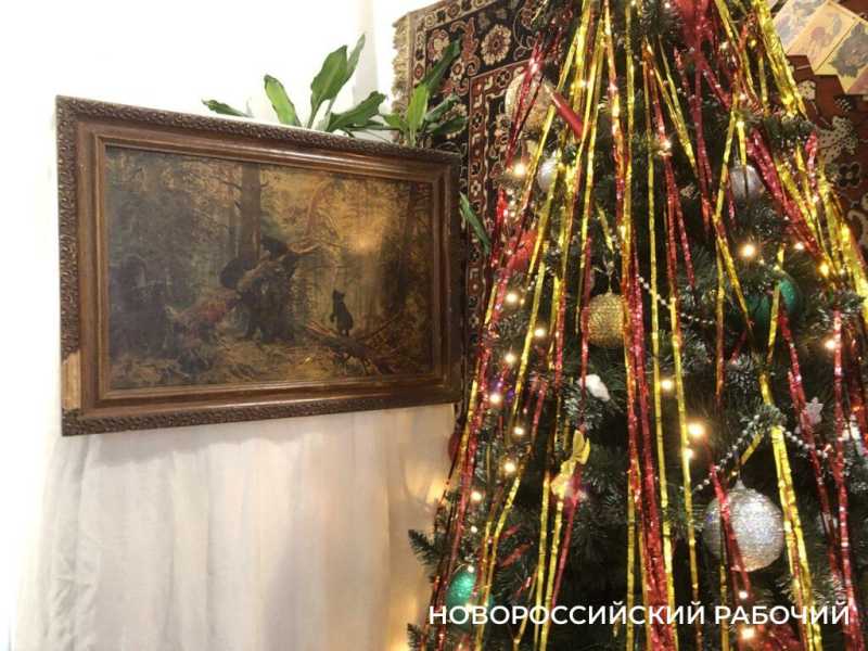 Вокзал Новороссийска встречает и провожает гостей по-советски