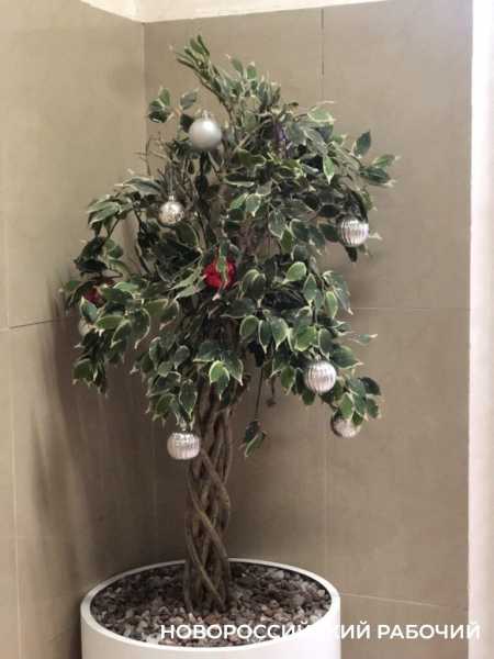 Вокзал Новороссийска встречает и провожает гостей по-советски