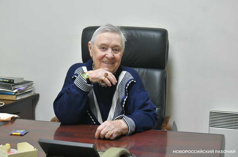 Всегда ваша, Элеонора! Подписчица &laquo;Новороссийского рабочего&raquo; издала книгу о газете, в которую писала последние 68 лет