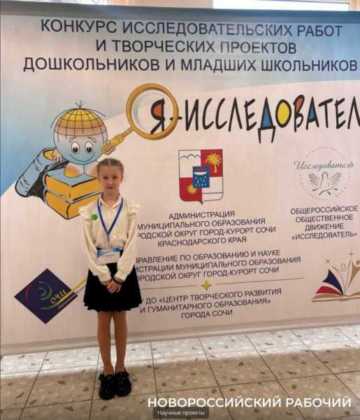 Выращивают огурцы и гениев! В теплицах школ Новороссийска собирают первые урожаи