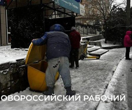 Зима возвращается. Где в Новороссийске найти ящики с песком для посыпки