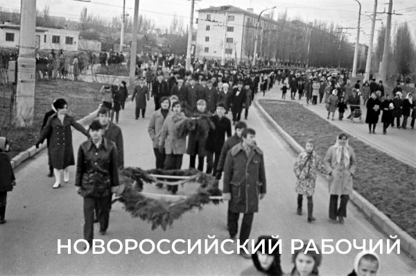 58 лет назад в &laquo;Новороссийском рабочем&raquo; придумали легендарную &laquo;Бескозырку&raquo;