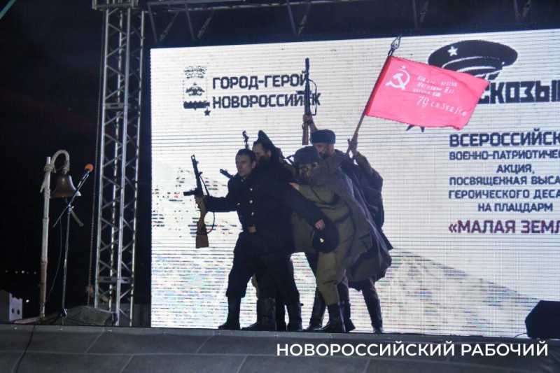 58 лет назад в &laquo;Новороссийском рабочем&raquo; придумали легендарную &laquo;Бескозырку&raquo;