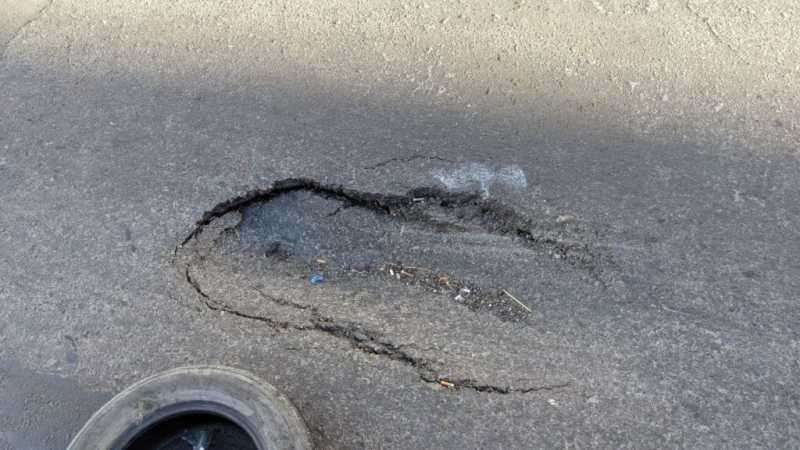 680 тысяч рублей возместили хозяйке иномарки за ДТП с ямой на дороге Новороссийска