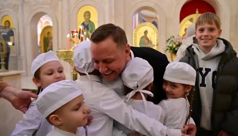 Андрей Кравченко: Благодаря таким центрам, как гостиная «Милосердие», мы можем быть уверены, что воспитание детей находится в самых надежных руках