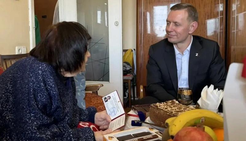 Андрей Кравченко вручил удостоверения &laquo;Почетный гражданин города-героя Новороссийска&raquo; ветеранам из Армении   