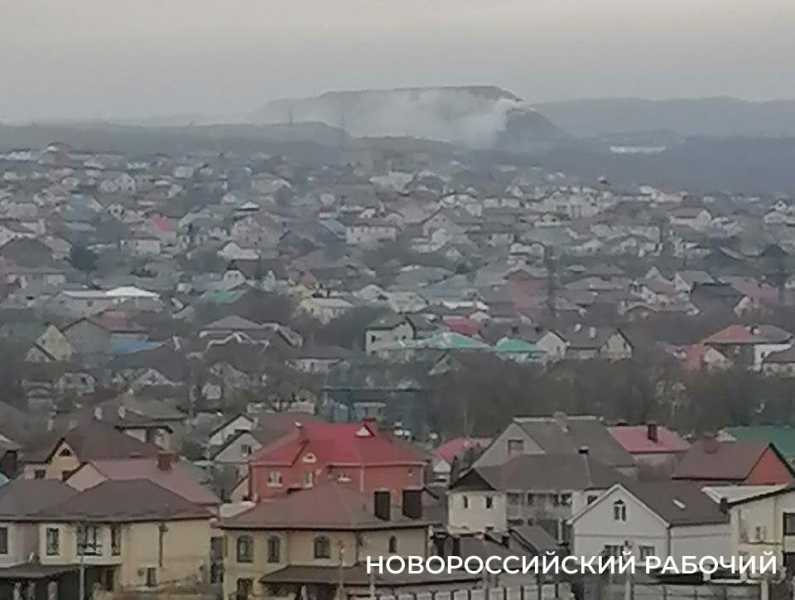Без перерыва? В Новороссийске снова дымилась свалка