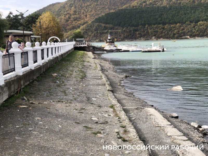 Борис Титов: о новой дороге в Абрау-Дюрсо, свалке, состоянии озера и количестве туристов
