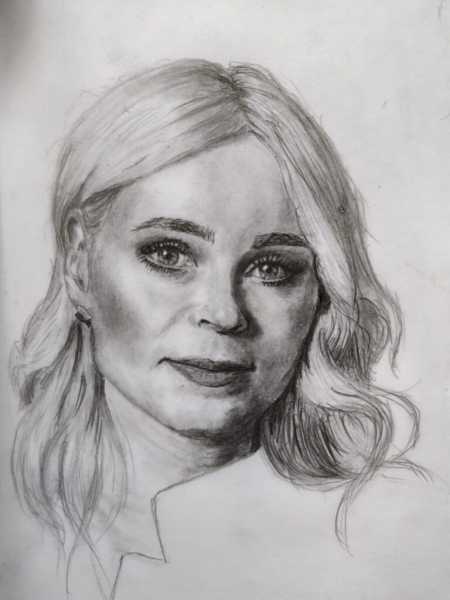 Герой России из Новороссийска учится на психолога и пишет портреты своих товарищей