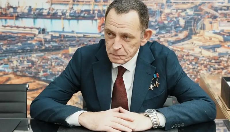 Герой России майор Артем Чумаров провел уроки мужества для молодежи Новороссийска