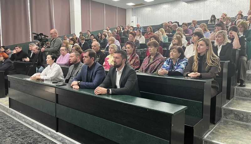 Глава администрации Южного внутригородского района отчитался об итогах социально-экономического развития за 2025 год