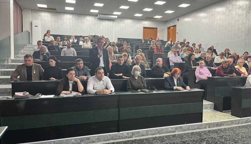 Глава администрации Южного внутригородского района отчитался об итогах социально-экономического развития за 2025 год