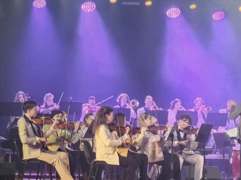 На концерте оркестра Поля Мориа житель Новороссийска под аплодисменты признался в любви супруге