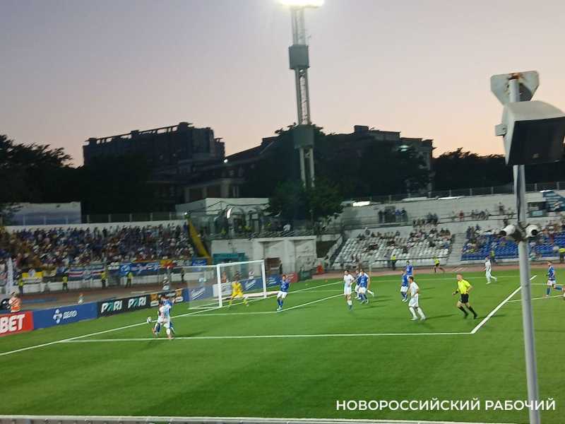 На реконструкцию стадиона  в Новороссийске выделят 200 миллионов рублей