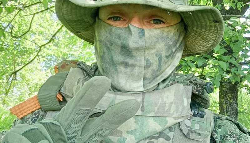 Накануне Дня защитника Отечества волонтеры Абрау-Дюрсо, помогающие бойцам СВО, встретились с одним из них: 150 метров до врага &ndash; и тысячи людей за спиной&hellip;