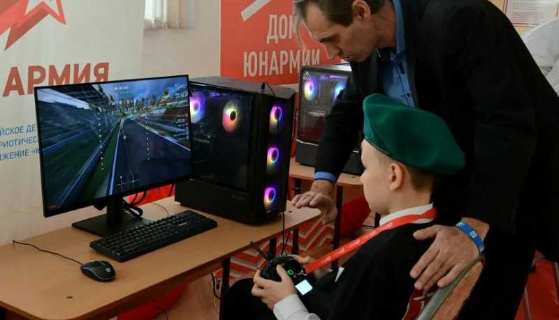 Новороссийская молодежь осваивает технологичный спорт и навыки управления дронами